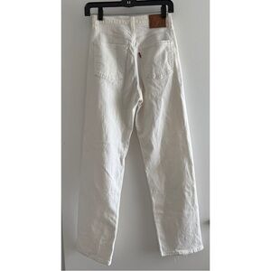 Women’s Levi’s White Jeans 25